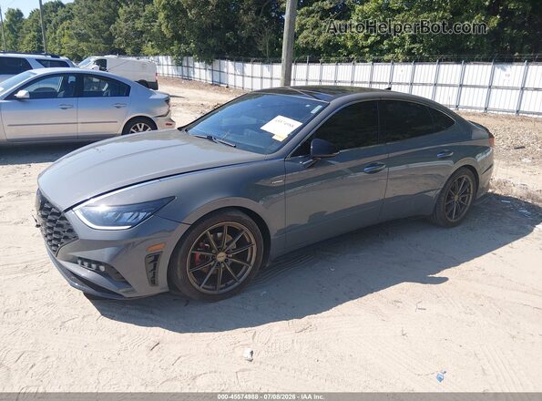 5NPEJ4J24MH112884 2021 HYUNDAI SONATA Gray წინა მარცხენა ხედი სამი მეოთხედიდან