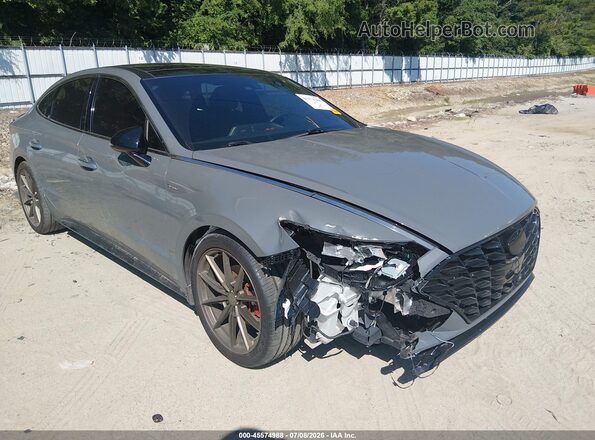 5NPEJ4J24MH112884 2021 HYUNDAI SONATA Gray წინა ხედი