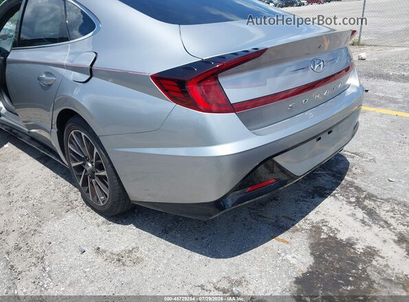 5NPEJ4J25LH017166 2020 HYUNDAI SONATA Silver Widok z przodu