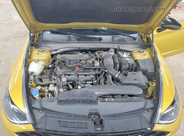 5NPEJ4J25MH064313 2021 HYUNDAI SONATA Yellow Widok wnętrza z tyłu