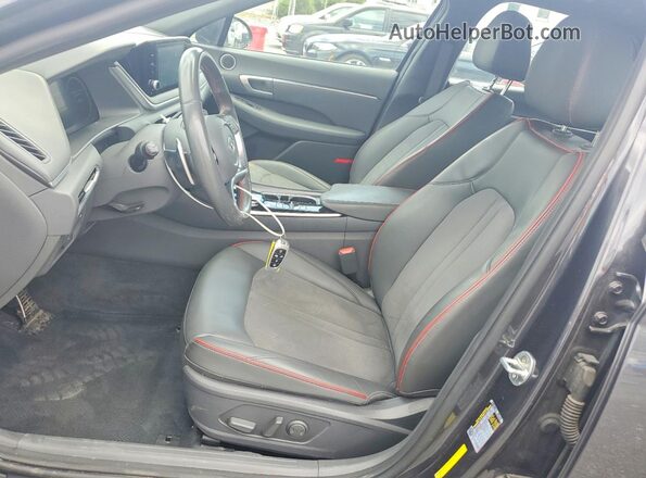 5NPEJ4J27MH062899 2021 HYUNDAI SONATA Black Widok wnętrza z przodu