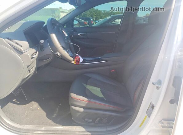 5NPEJ4J29LH024167 2020 HYUNDAI SONATA White Вид салону спереду