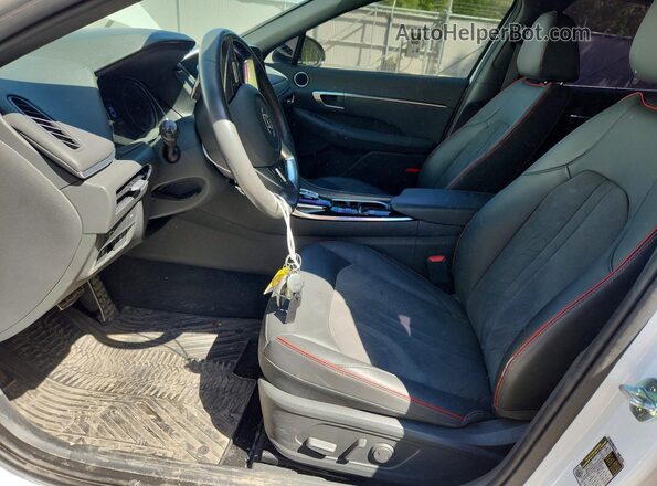 5NPEJ4J29NH139600 2022 HYUNDAI SONATA Белый Вид салона спереди