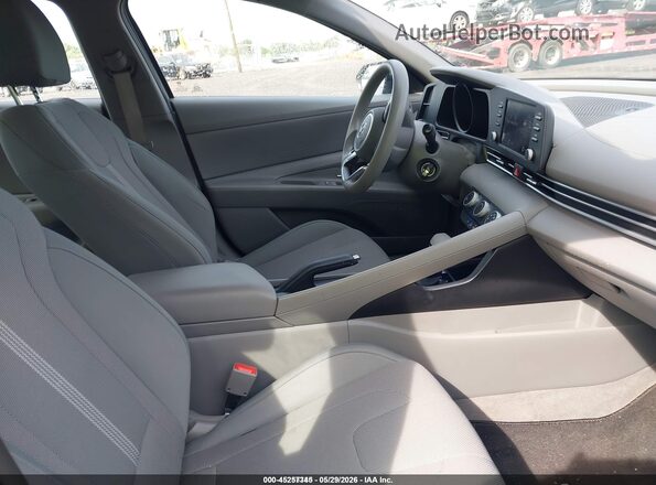 5NPLL4AG0MH042913 2021 HYUNDAI ELANTRA Серебряный Вид салона спереди