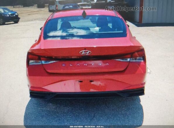 5NPLL4AG1MH047859 2021 HYUNDAI ELANTRA Red Widok z przodu