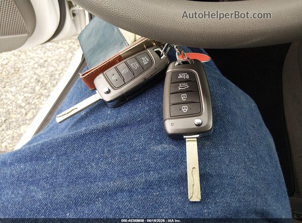 5NPLL4AG1MH048445 2021 HYUNDAI ELANTRA White Widok deski rozdzielczej