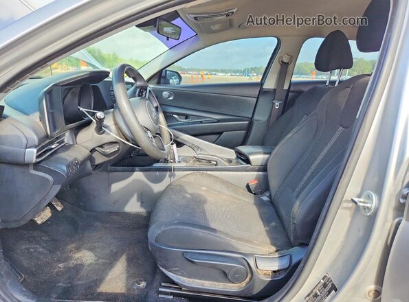 5NPLL4AG1MH048493 2021 HYUNDAI ELANTRA Silver Սալոնի դիմացի տեսք