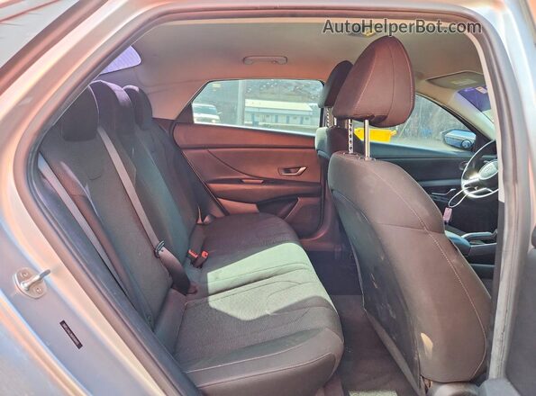 5NPLL4AG1MH048493 2021 HYUNDAI ELANTRA Silver Հետևի նստատեղերի տեսք