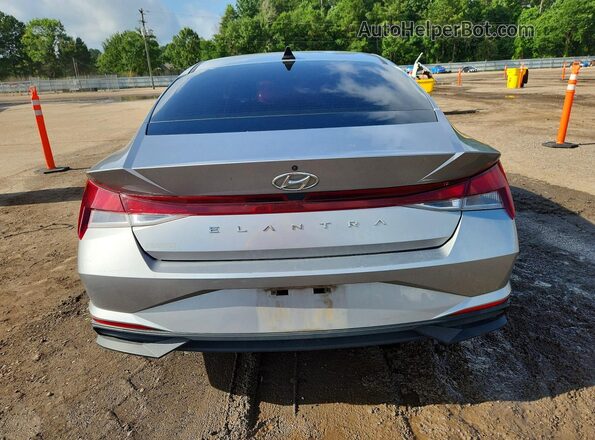 5NPLL4AG1MH048493 2021 HYUNDAI ELANTRA Silver Հետևի տեսք