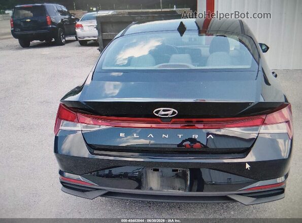 5NPLL4AG2MH050091 2021 HYUNDAI ELANTRA Black Widok z przodu