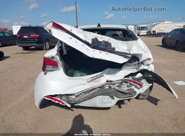 5NPLL4AG3NH059075 2022 HYUNDAI ELANTRA White 