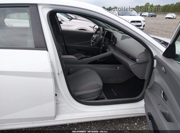 5NPLL4AG5MH048173 2021 HYUNDAI ELANTRA White Front interior view
