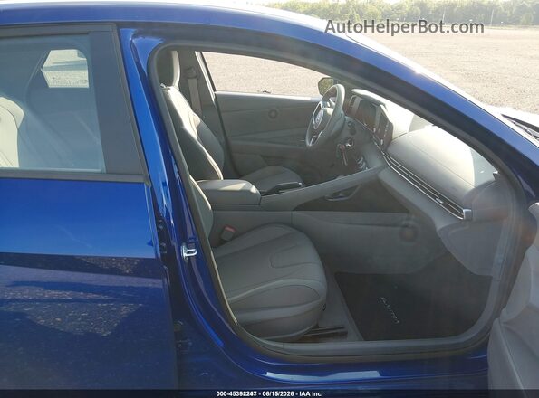 5NPLL4AG5MH048867 2021 HYUNDAI ELANTRA Blue Вид салону спереду