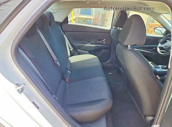 5NPLL4AG6MH014727 2021 HYUNDAI ELANTRA White Вид задніх сидінь