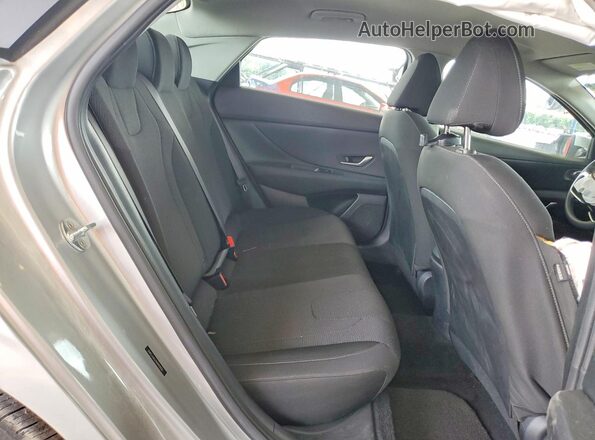 5NPLL4AG7MH013036 2021 HYUNDAI ELANTRA Silver Widok tylnych siedzeń