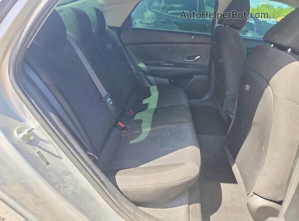 5NPLL4AG7NH058107 2022 HYUNDAI ELANTRA Silver Հետևի նստատեղերի տեսք