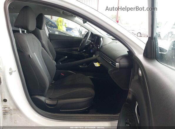 5NPLL4AG8MH047101 2021 HYUNDAI ELANTRA White წინა სალონის ხედი
