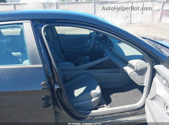 5NPLL4AG8MH050368 2021 HYUNDAI ELANTRA Черный Вид салона спереди