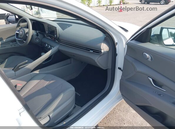 5NPLL4AG9MH049617 2021 HYUNDAI ELANTRA White Widok wnętrza z przodu