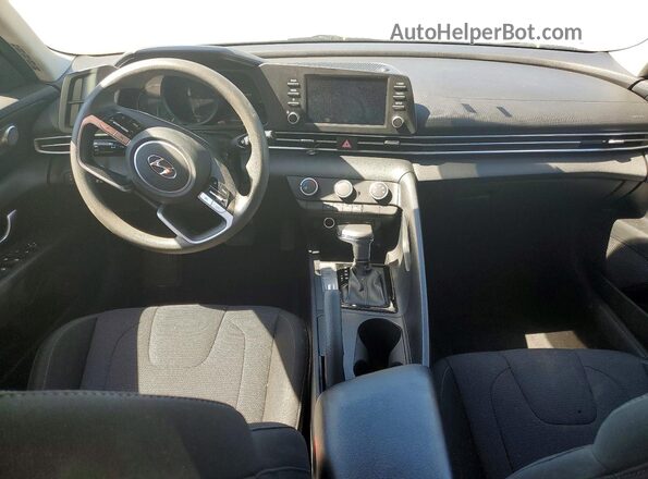 5NPLL4AGXMH016075 2021 HYUNDAI ELANTRA Черный Вид панели приборов
