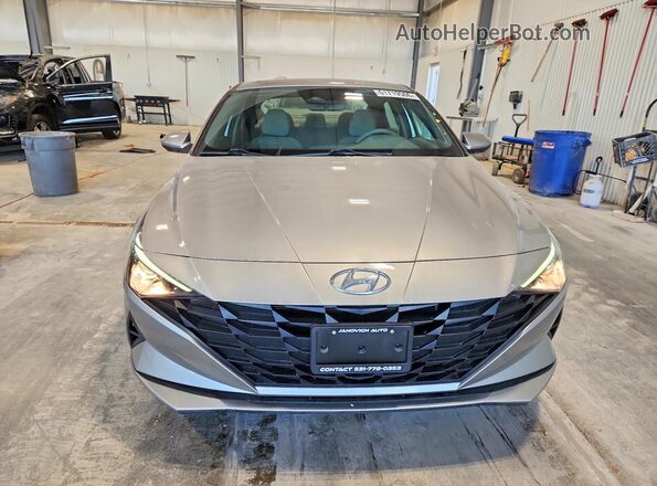 5NPLL4AGXMH038268 2021 HYUNDAI ELANTRA Silver Вид спереду