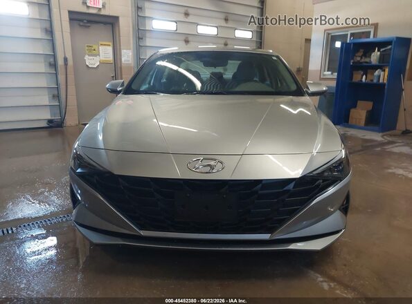 5NPLL4AGXMH049268 2021 HYUNDAI ELANTRA Silver 