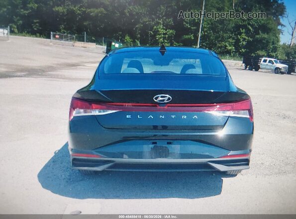 5NPLL4AGXMH049805 2021 HYUNDAI ELANTRA Black Widok z przodu
