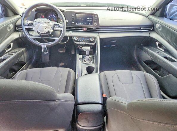 5NPLM4AG0MH010735 2021 HYUNDAI ELANTRA Серебряный Вид панели приборов