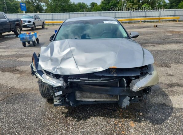5NPLM4AG0MH010735 2021 HYUNDAI ELANTRA Серебряный Вид спереди