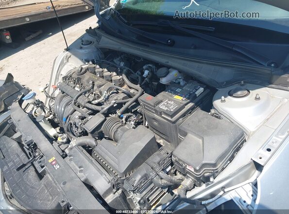 5NPLM4AG1NH071772 2022 HYUNDAI ELANTRA Cream Вид ззаду