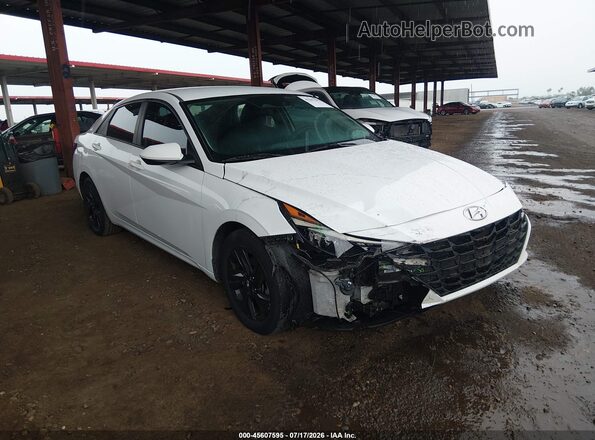 5NPLM4AG2MH002457 2021 HYUNDAI ELANTRA Белый Вид спереди
