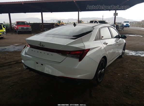 5NPLM4AG2MH002457 2021 HYUNDAI ELANTRA Белый Задняя правая четверть