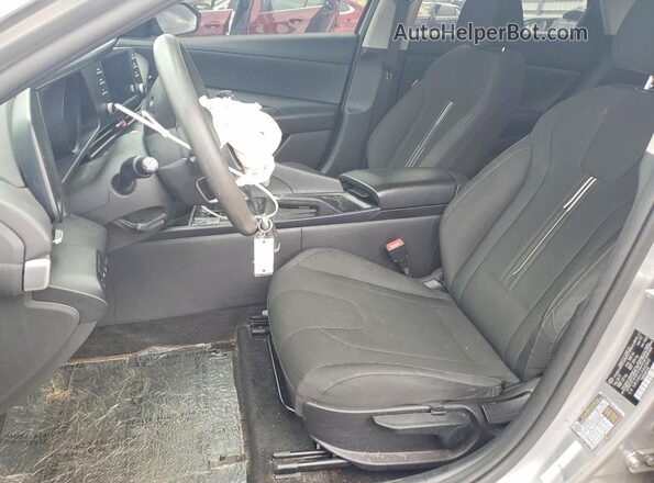 5NPLM4AG2MH038407 2021 HYUNDAI ELANTRA Silver Вид салону спереду