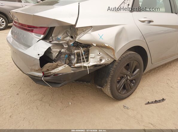 5NPLM4AG2NH072851 2022 HYUNDAI ELANTRA Silver Вид спереду