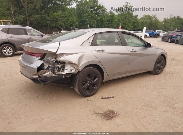 5NPLM4AG2NH072851 2022 HYUNDAI ELANTRA Silver Задня права чверть
