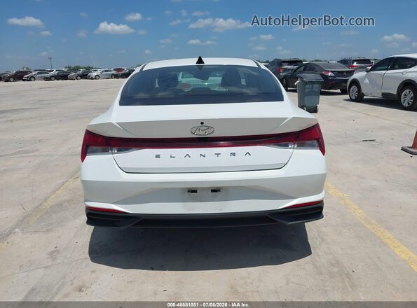 5NPLM4AG2NH080965 2022 HYUNDAI ELANTRA White 
