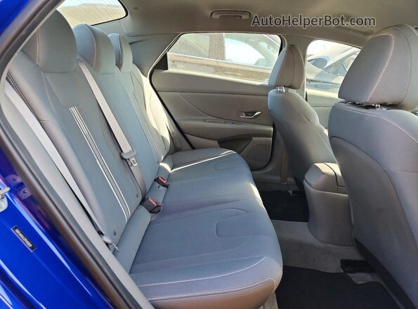 5NPLM4AG2PH112039 2023 HYUNDAI ELANTRA Blue Rear seats view