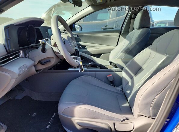 5NPLM4AG2PH112039 2023 HYUNDAI ELANTRA Blue Front interior view