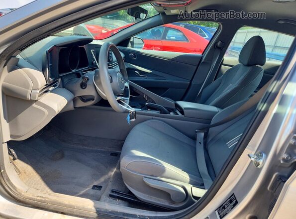 5NPLM4AG3NH082904 2022 HYUNDAI ELANTRA Silver Vista interior delantera