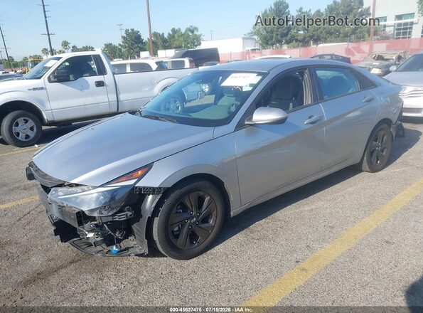 5NPLM4AG4MH037761 2021 HYUNDAI ELANTRA Silver Առջևի ձախ երեք քառորդ տեսարան
