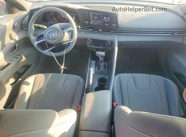 5NPLM4AG4NH069451 2022 HYUNDAI ELANTRA Red Вид панелі приладів