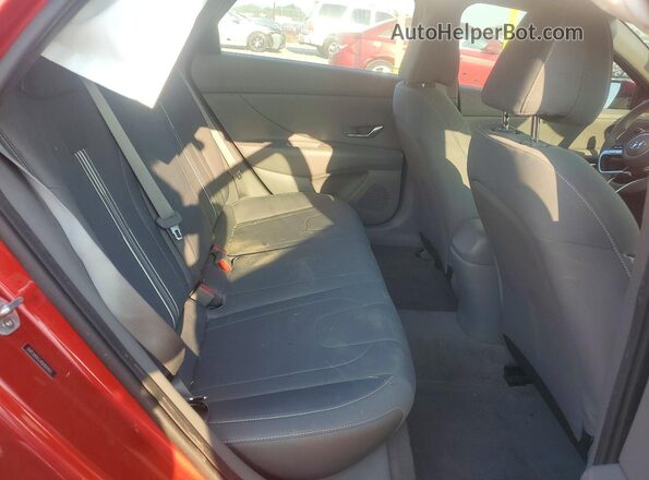 5NPLM4AG4NH069451 2022 HYUNDAI ELANTRA Red Вид задніх сидінь