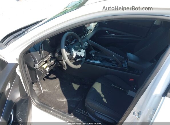 5NPLM4AG4PH112219 2023 HYUNDAI ELANTRA White წინა სალონის ხედი