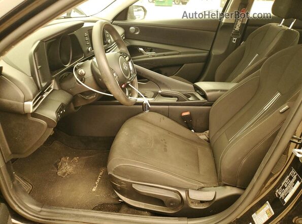 5NPLM4AG5MH032116 2021 HYUNDAI ELANTRA Черный Вид салона спереди