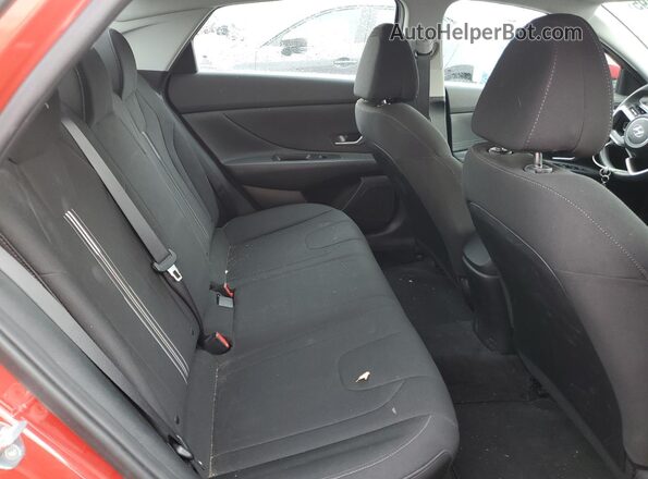 5NPLM4AG5NH064226 2022 HYUNDAI ELANTRA Red Rear seats view