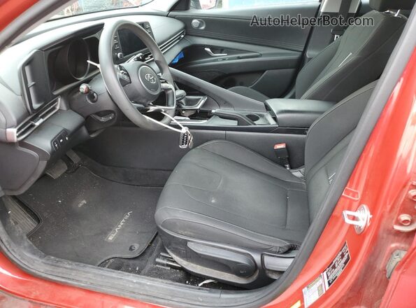 5NPLM4AG5NH064226 2022 HYUNDAI ELANTRA Red Front interior view