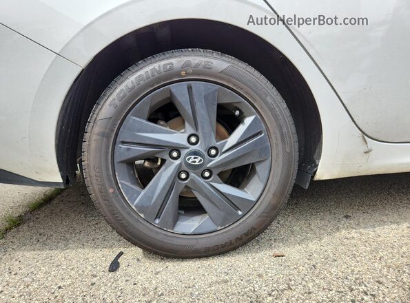 5NPLM4AG5PH103478 2023 HYUNDAI ELANTRA Белый 