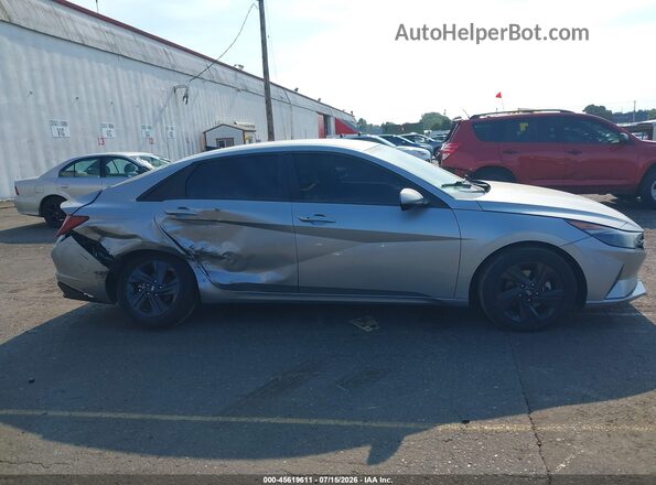 5NPLM4AG5PH109894 2023 HYUNDAI ELANTRA Silver Вид задньої частини салону