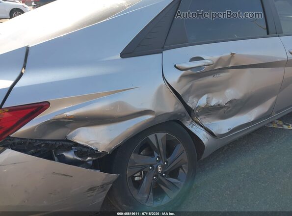 5NPLM4AG5PH109894 2023 HYUNDAI ELANTRA Silver Вид спереду