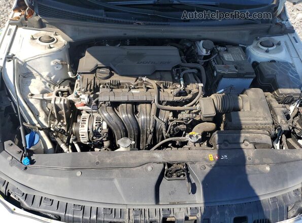 5NPLM4AG6MH010898 2021 HYUNDAI ELANTRA White უკანა სალონის ხედი